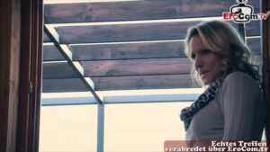 Deutsche blonde Frau kriegt Pofick vom Putzmann