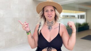 Deutsches Erotikmodel Furby trifft einen Fan