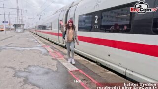 Frau trifft unbekannten Kerl und ihre Vulva läuft aus