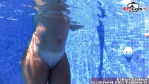 Geschlechtsakt auf Mallorca Finca am Schwimmbad mit deutscher Mutti